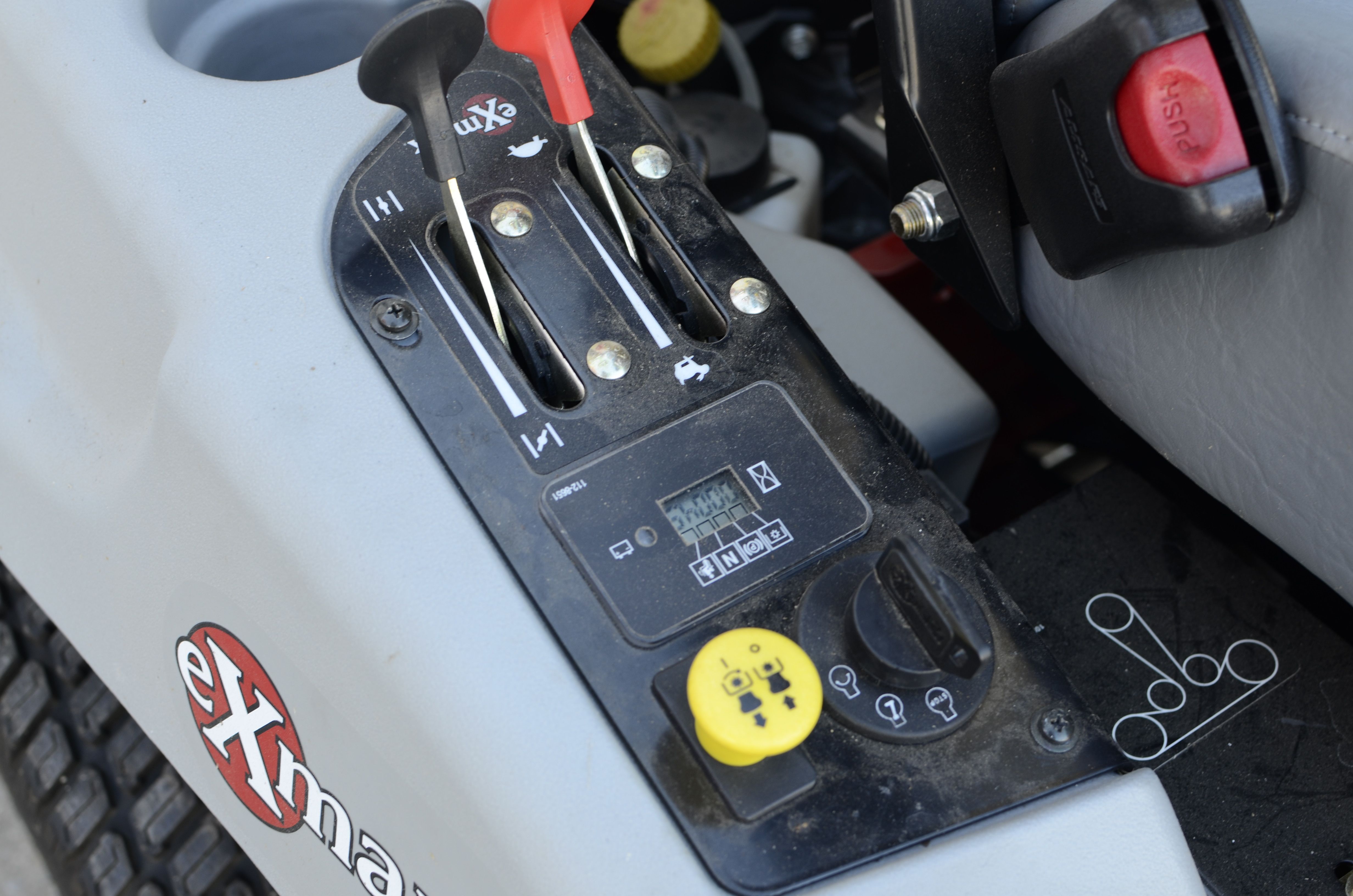 2011 EXMARK Zero-Turn Riding Mower Pioneer E-Series