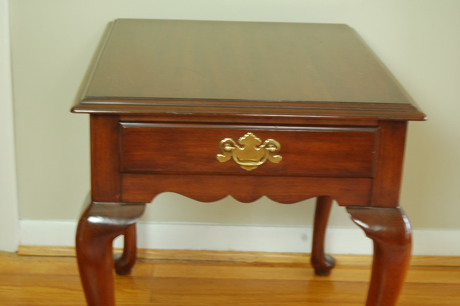 Henkel-Harris Solid Cherry End Table in Queen Anne Style