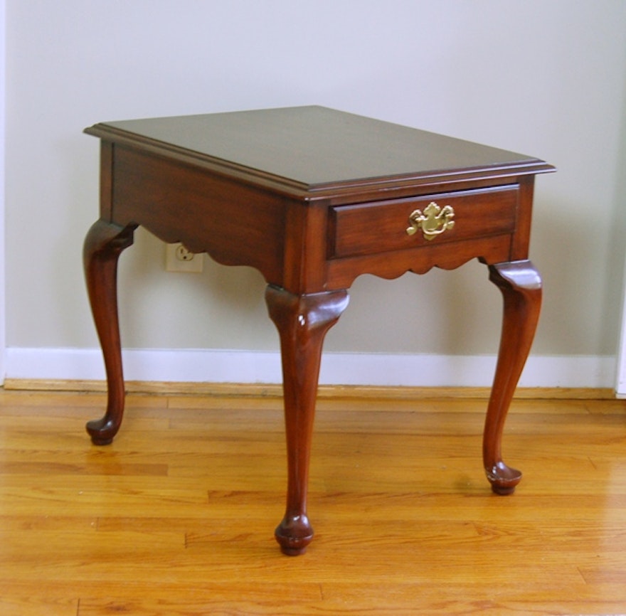 Henkel-Harris Solid Cherry End Table in Queen Anne Style