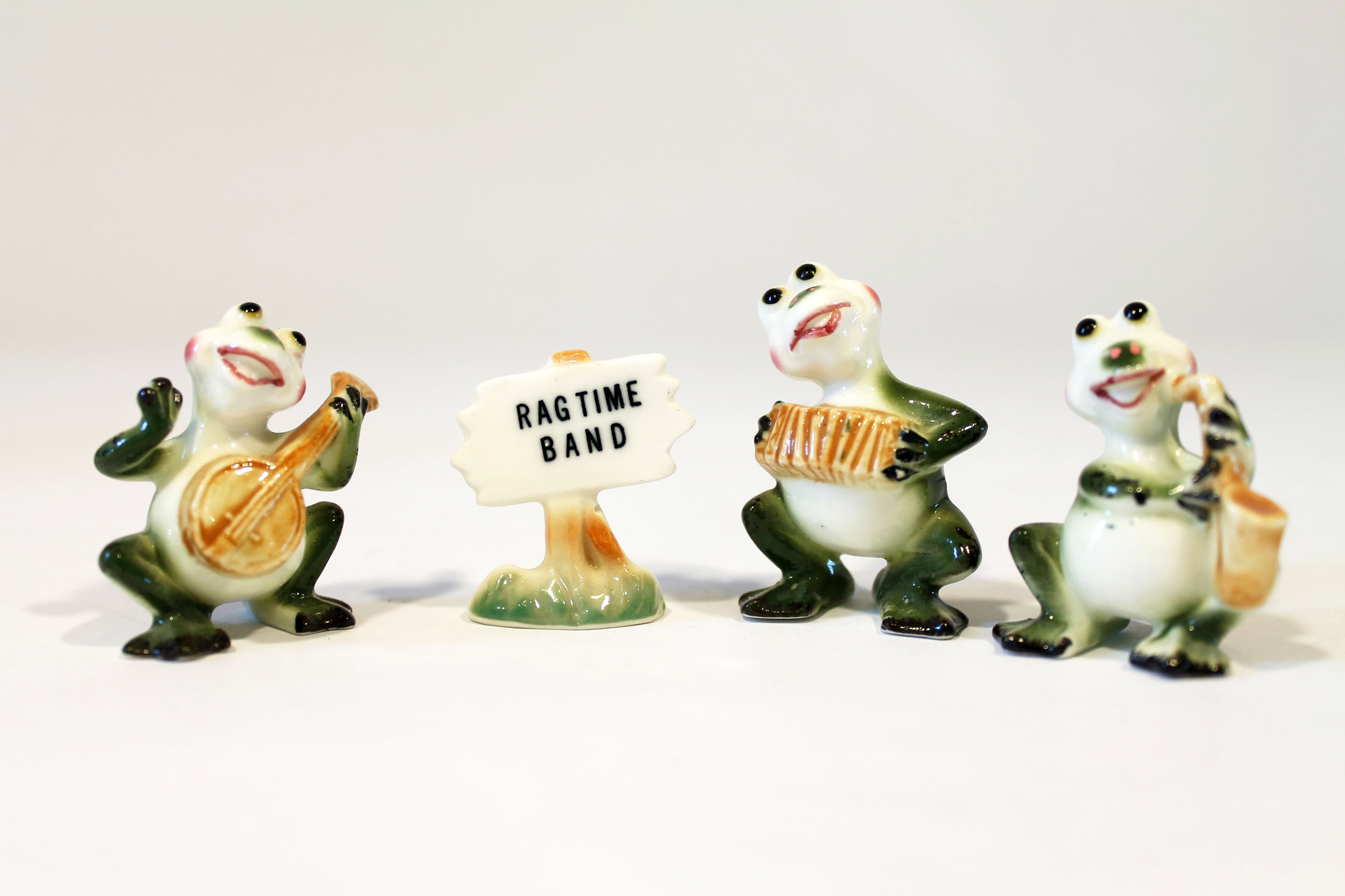 Vintage Bone China Frog Band