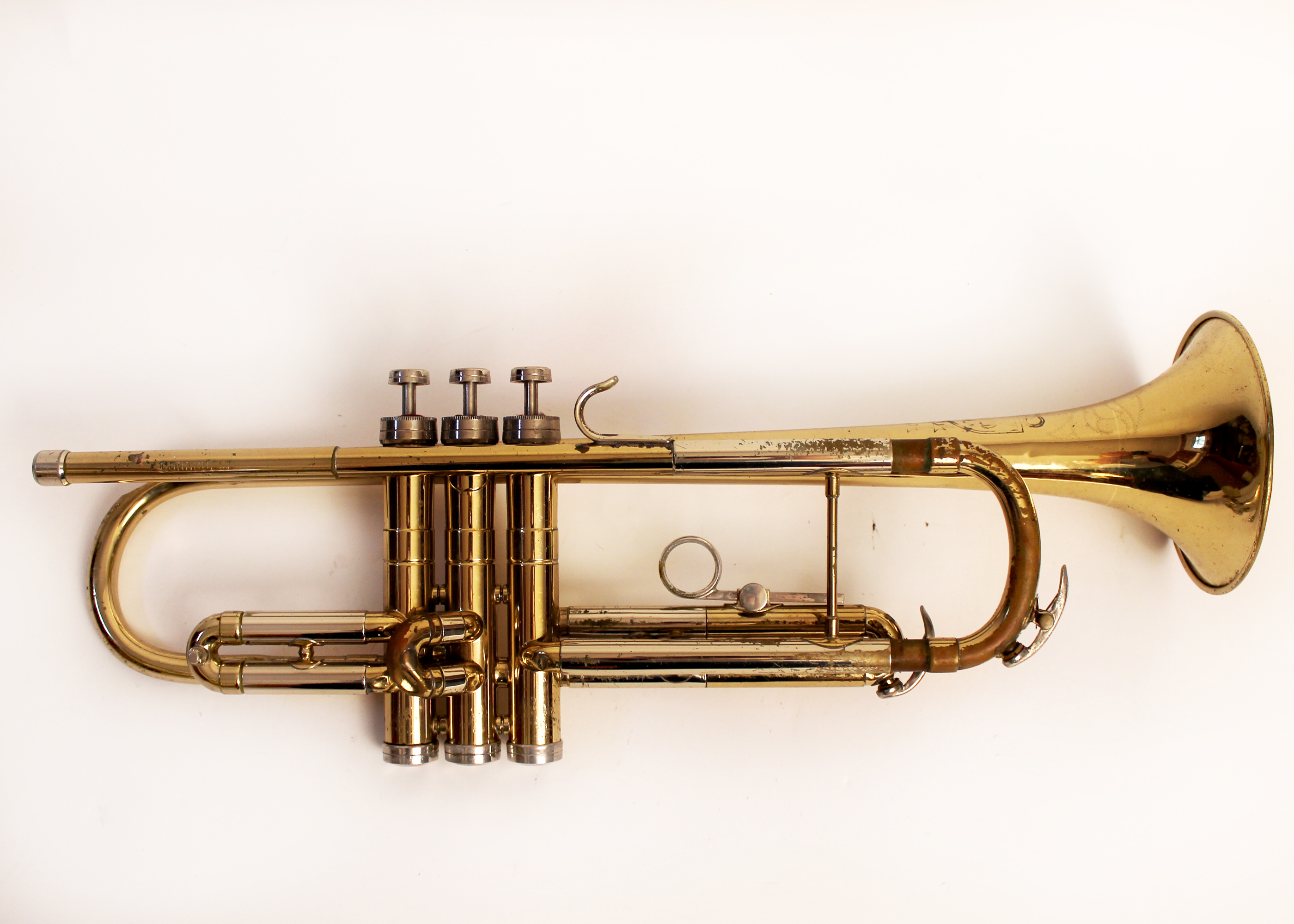 Conn "Conquest" Brass Trumpet with Mouthpieces and Two Mutes