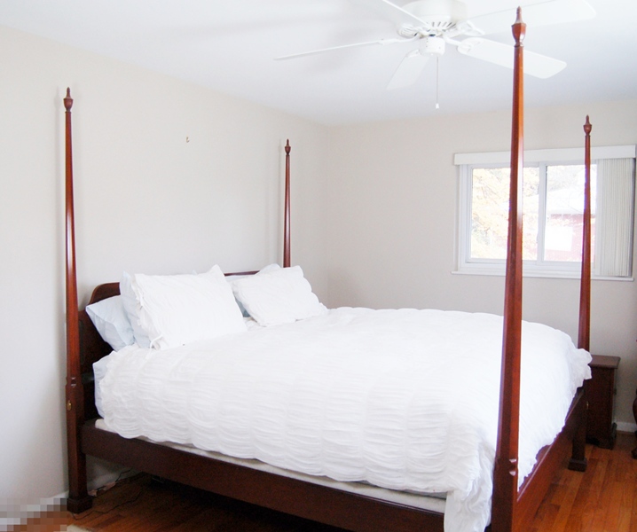 Henkel-Harris Solid Cherry Four Poster King Bed