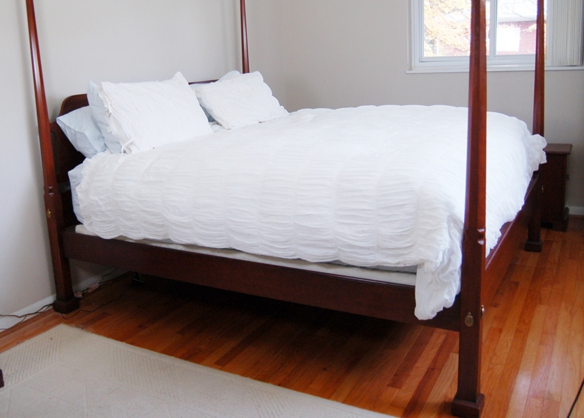 Henkel-Harris Solid Cherry Four Poster King Bed