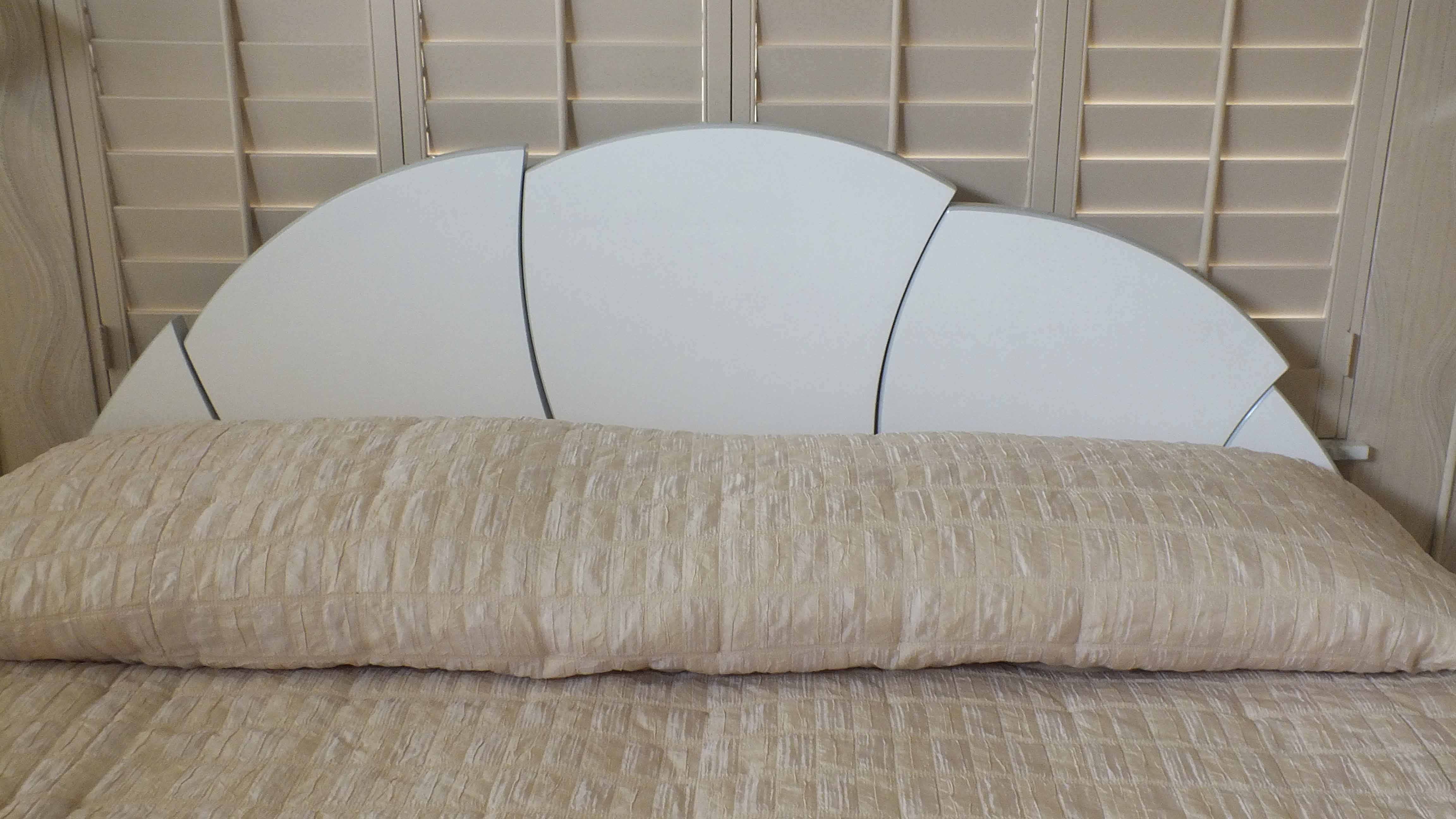 Legett Platt Adjustable King Size Bed System and Dormia Mattress