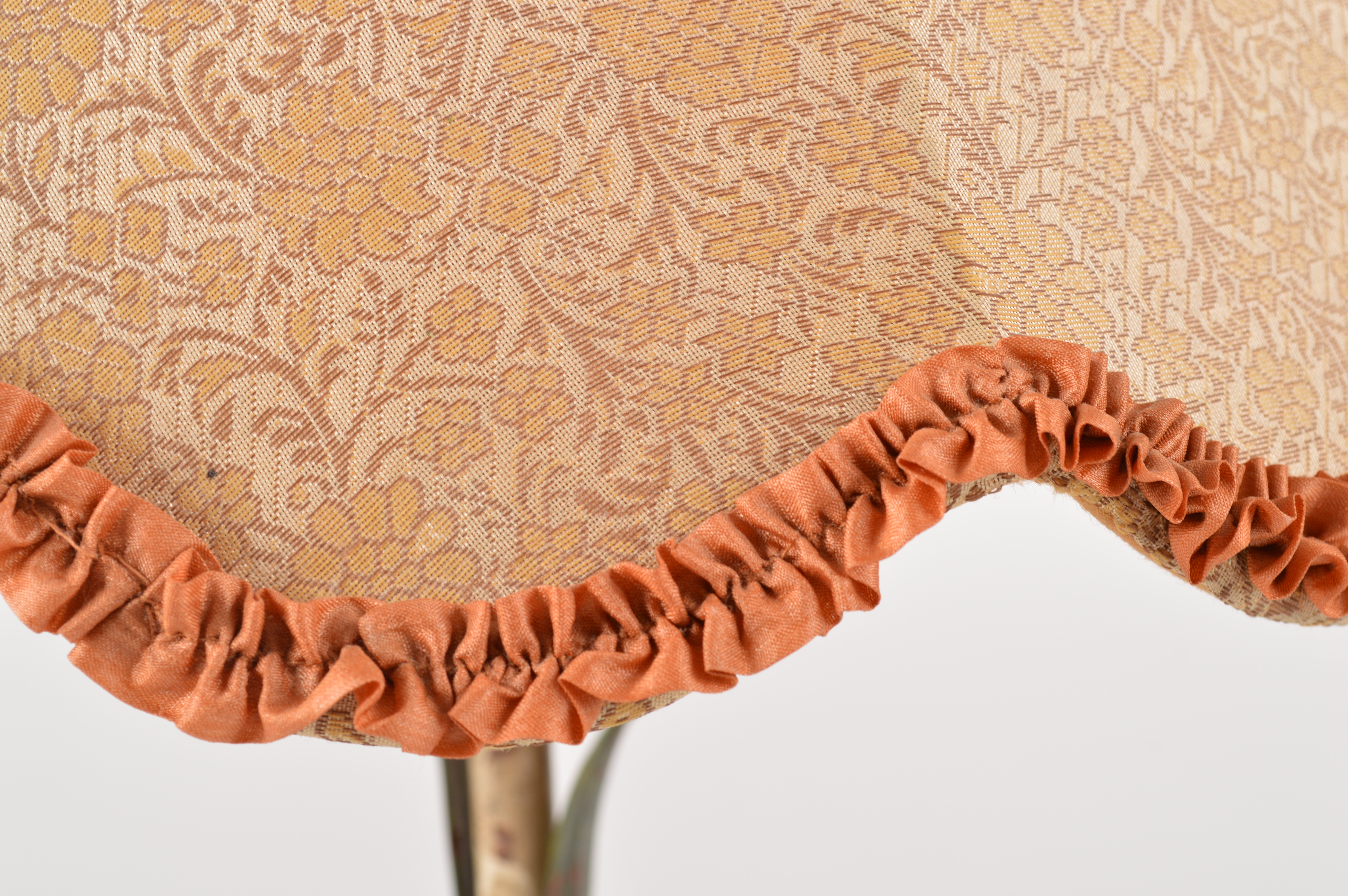 Metal Floral Table Lamp