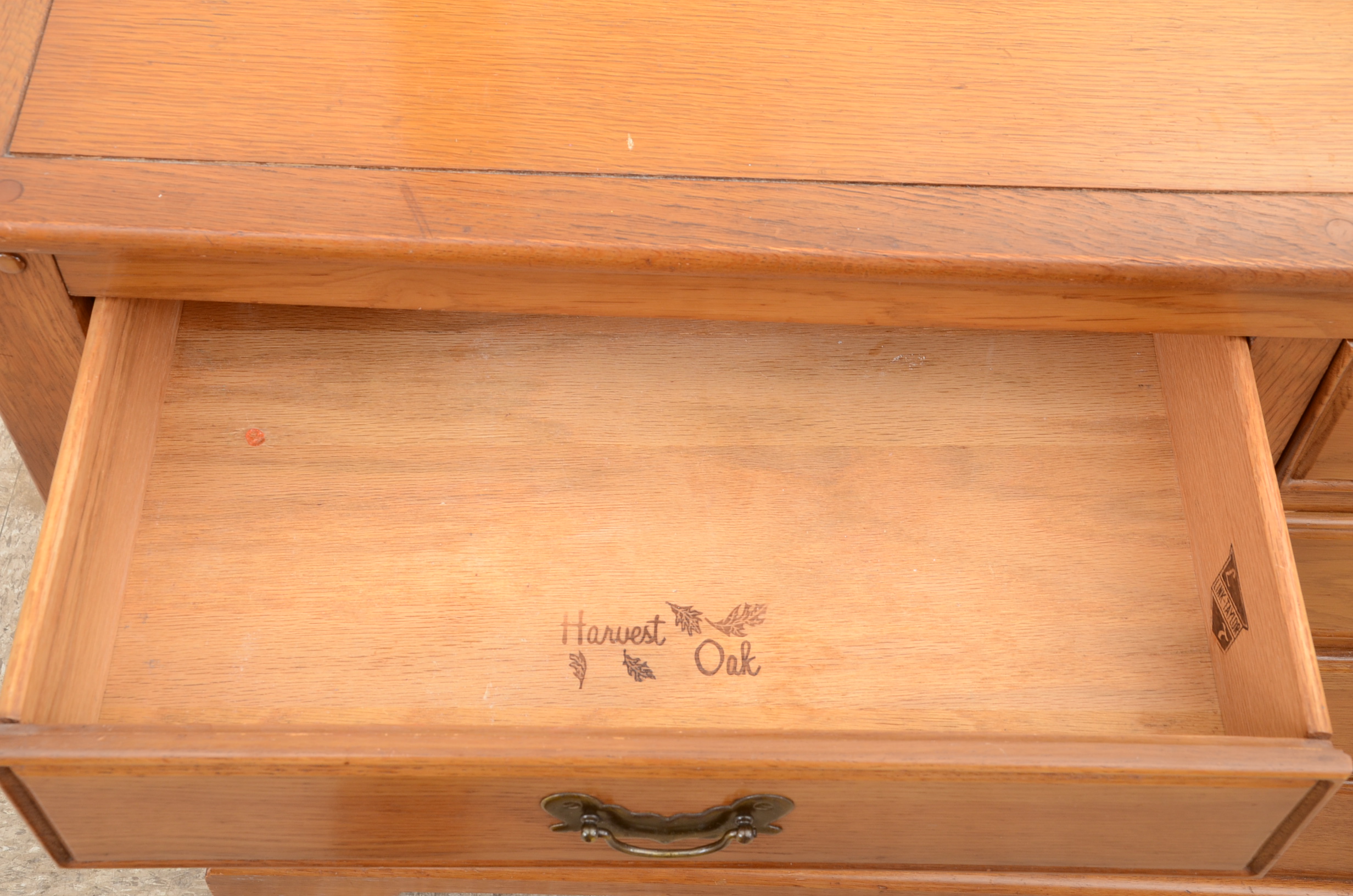 Link Taylor Dresser With Mirror