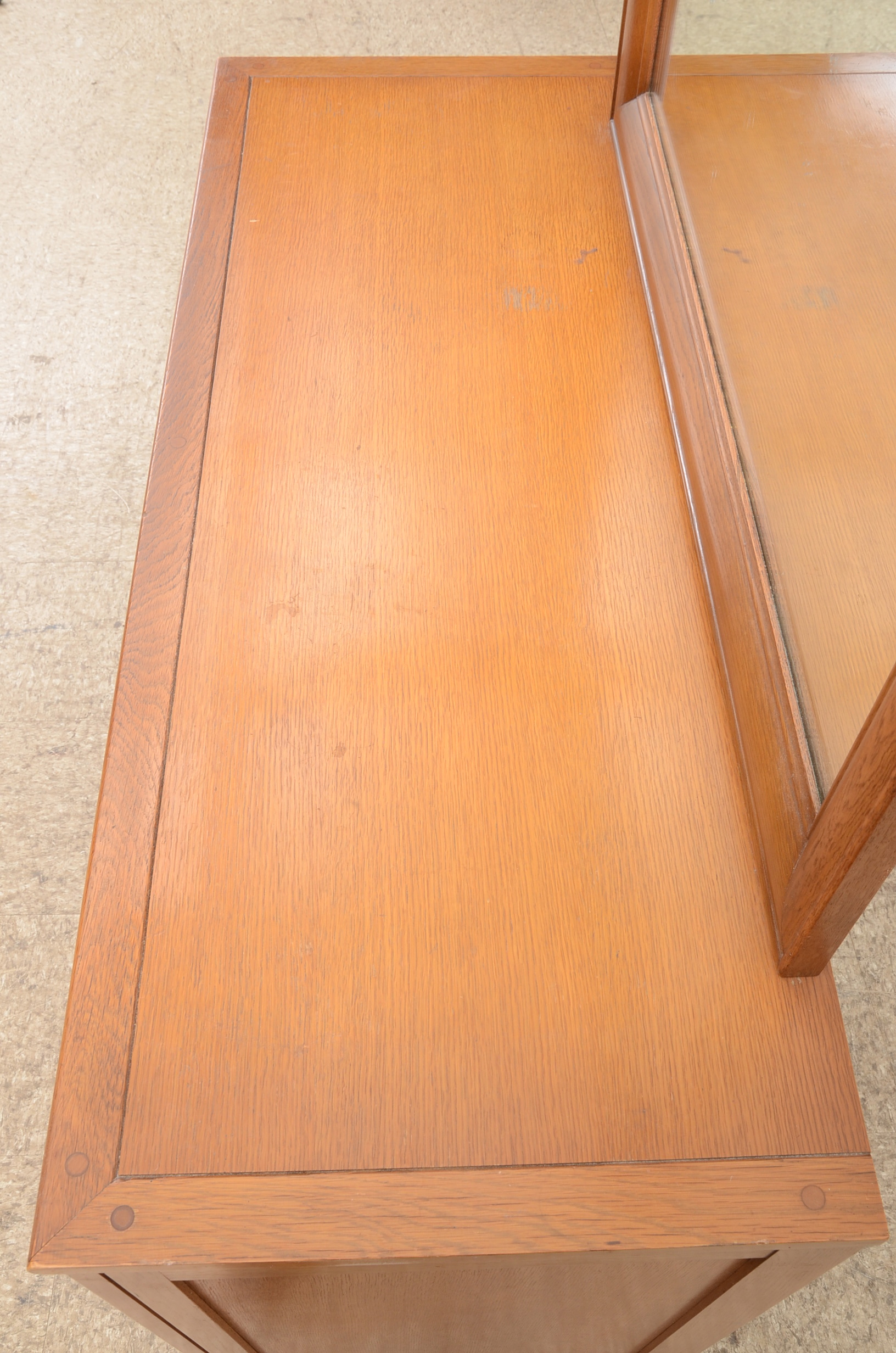 Link Taylor Dresser With Mirror