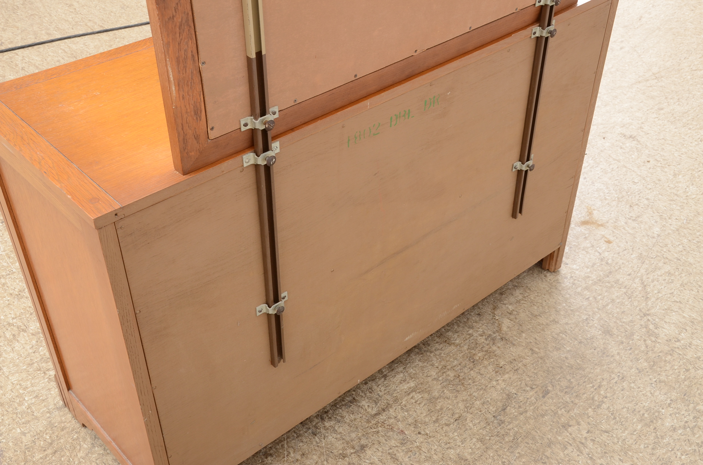 Link Taylor Dresser With Mirror