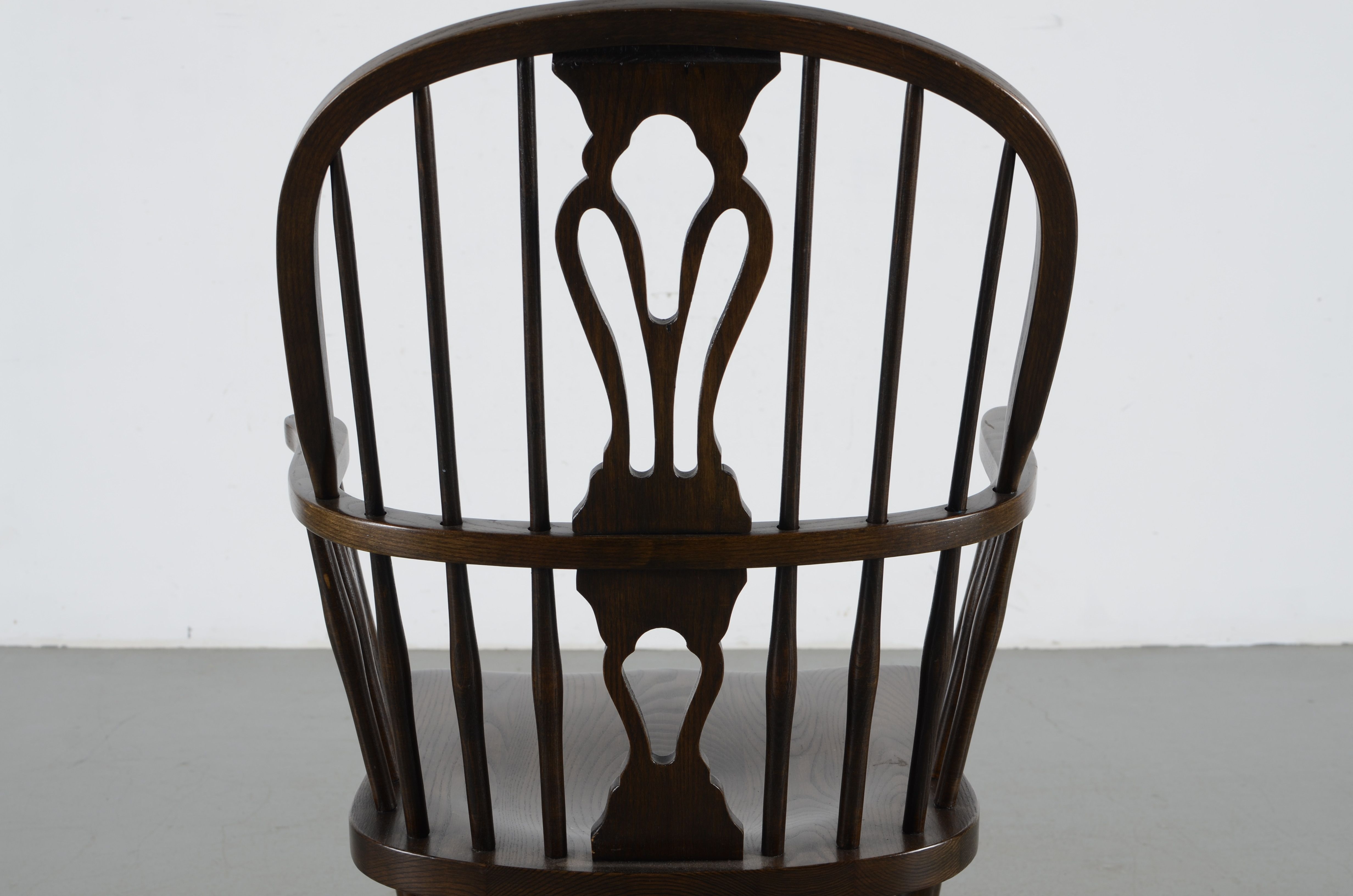 Windsor Chairs from Nichols & Stone