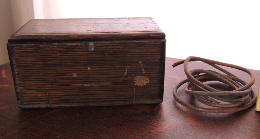Antique Sphinx Model 27 Singer Treadle Sewing Machine and Cabinet