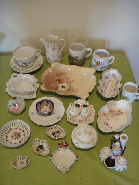 Collection of Vintage Porcelain Pieces