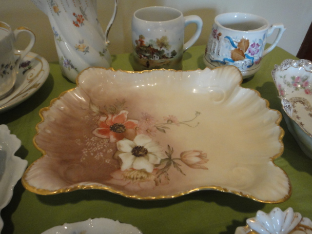 Collection of Vintage Porcelain Pieces