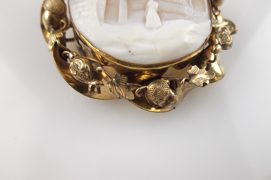 Gold Tone Cameo Brooch
