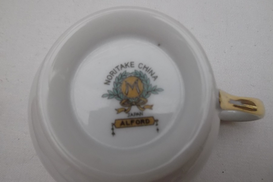 91-Piece Set of Noritake China-Alford