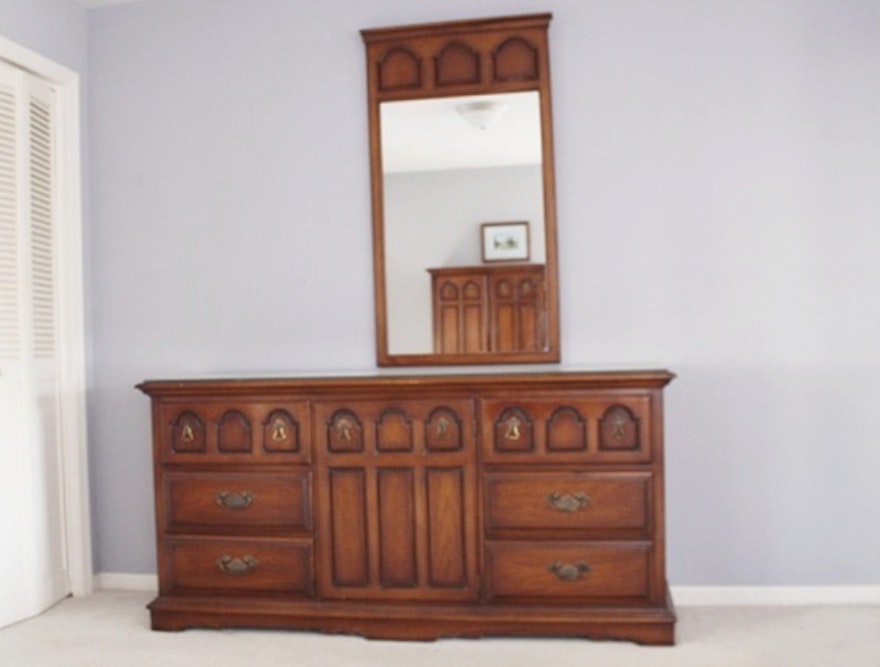 Drexel "American Review Salem Antique" 9 Drawer Dresser & Mirror