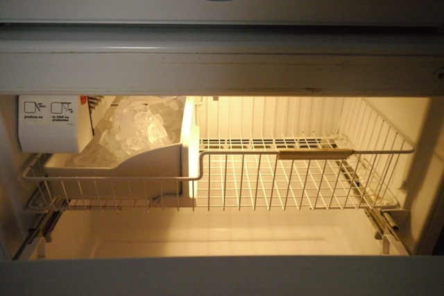 Amana Refrigerator with Bottom Freezer Drawer