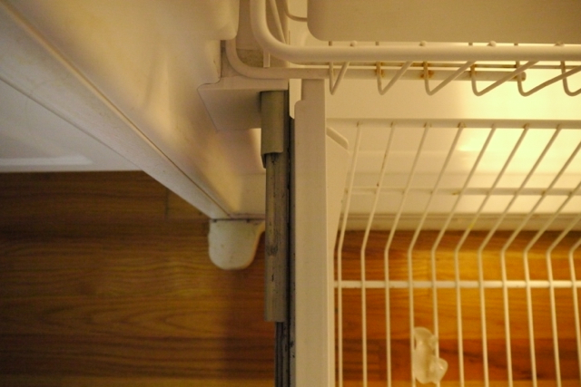 Amana Refrigerator with Bottom Freezer Drawer