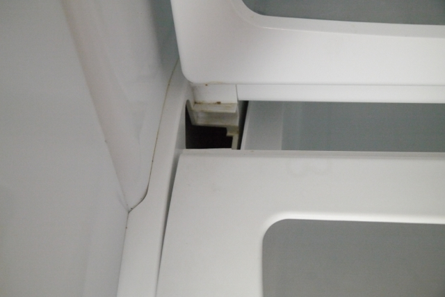 Amana Refrigerator with Bottom Freezer Drawer