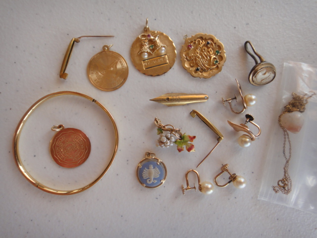 Vintage Gold Jewelry Collection