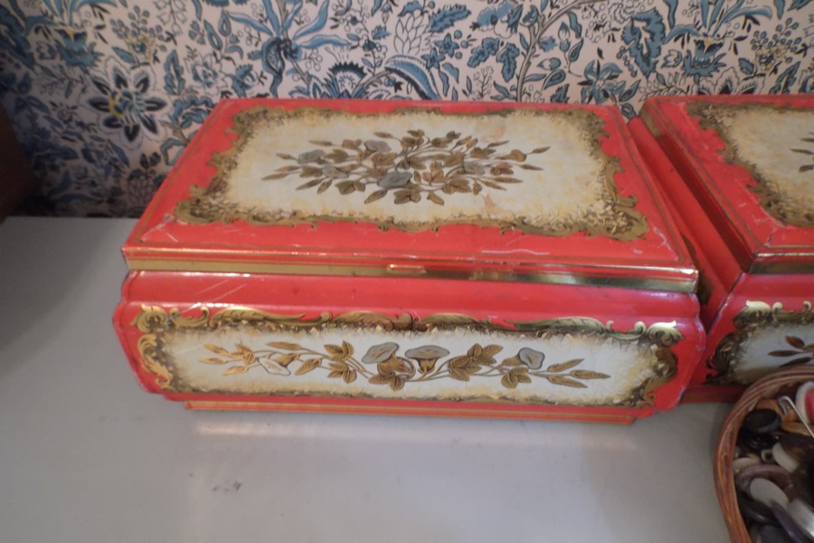 Assortment of Vintage Buttons 