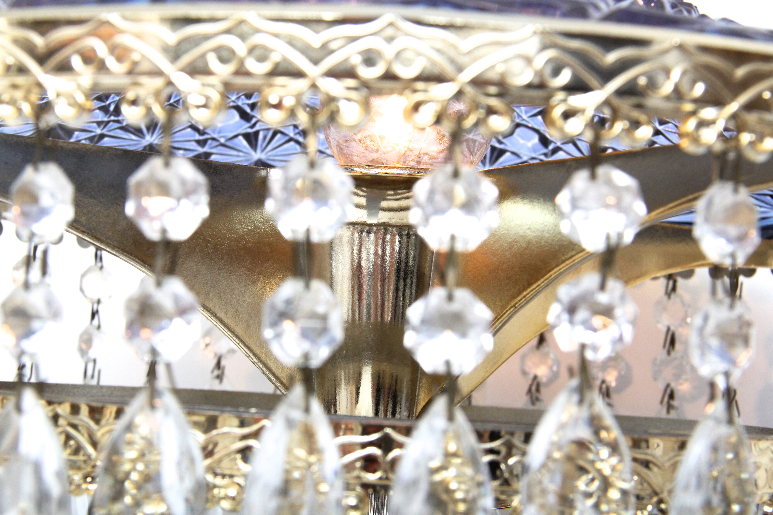 Vintage Wedding Cake Crystal Chandelier Lamp with Crystal Dome