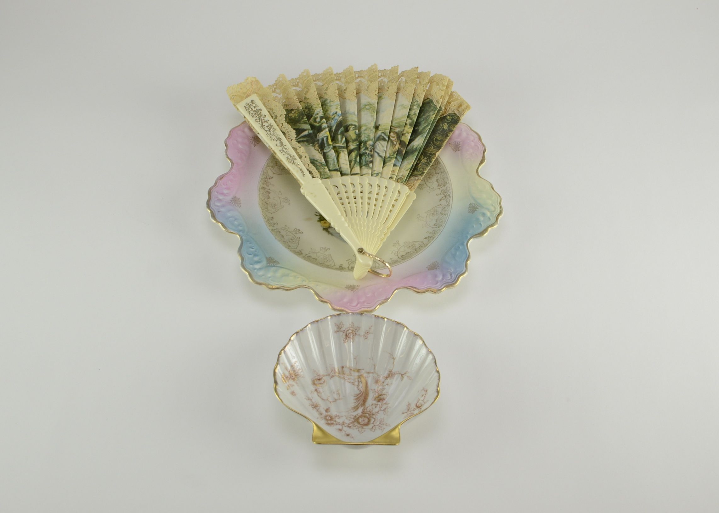 Ladies Vintage Vanity Grouping