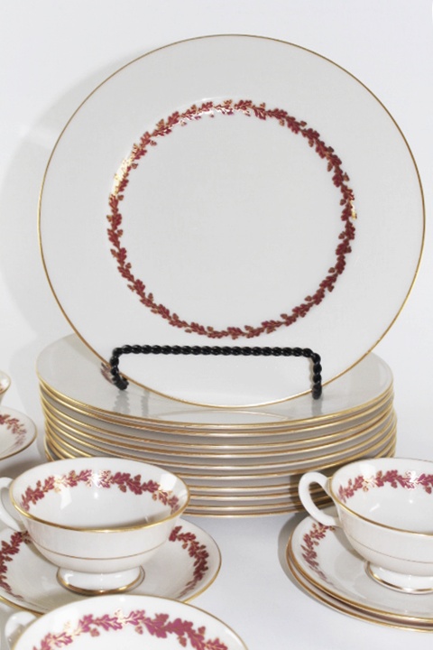 Lenox "Shenandoah Maroon Oak Leaf" China Service