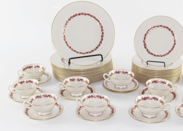 Lenox "Shenandoah Maroon Oak Leaf" China Service