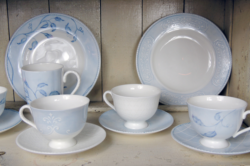 Lenox Swedish Lodge China Dinnerware Set