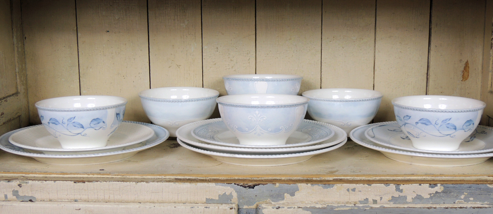 Lenox Swedish Lodge China Dinnerware Set