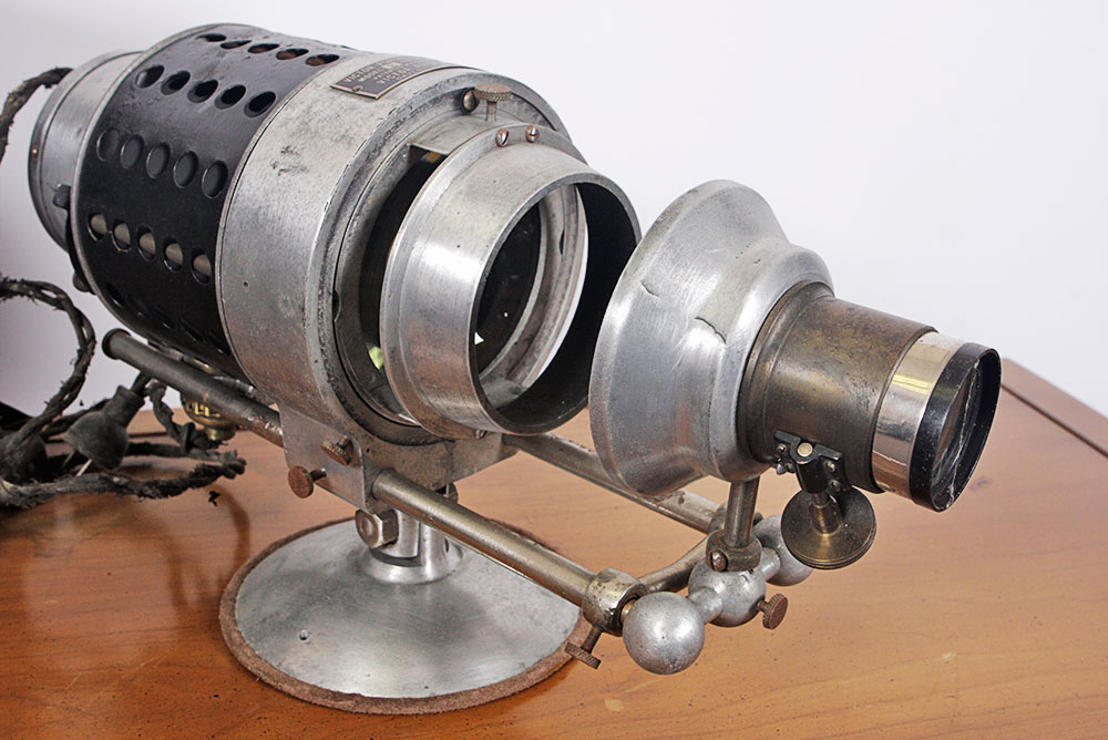 Victor Portable Stereopticon