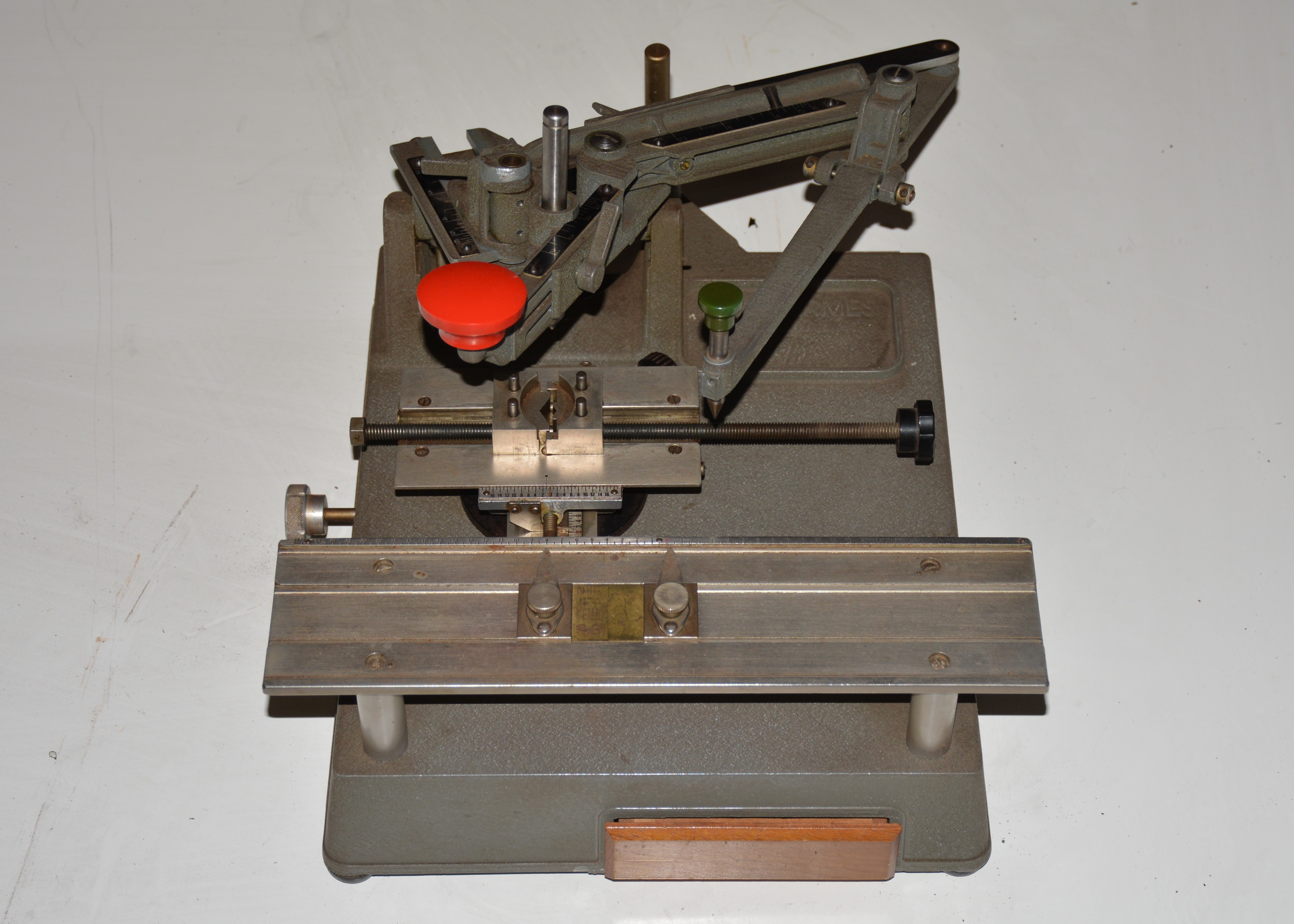 New Hermes Engravograph