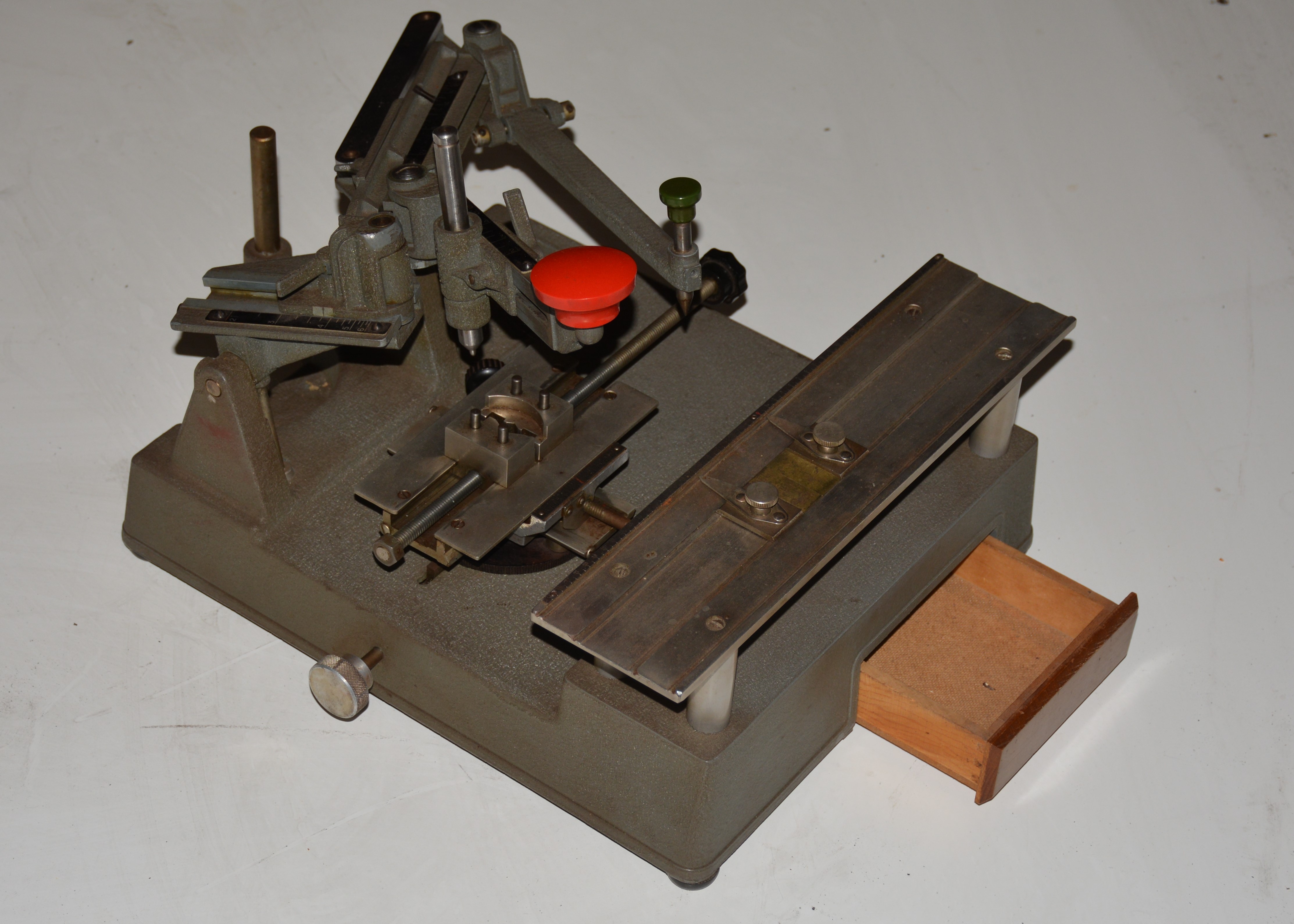 New Hermes Engravograph