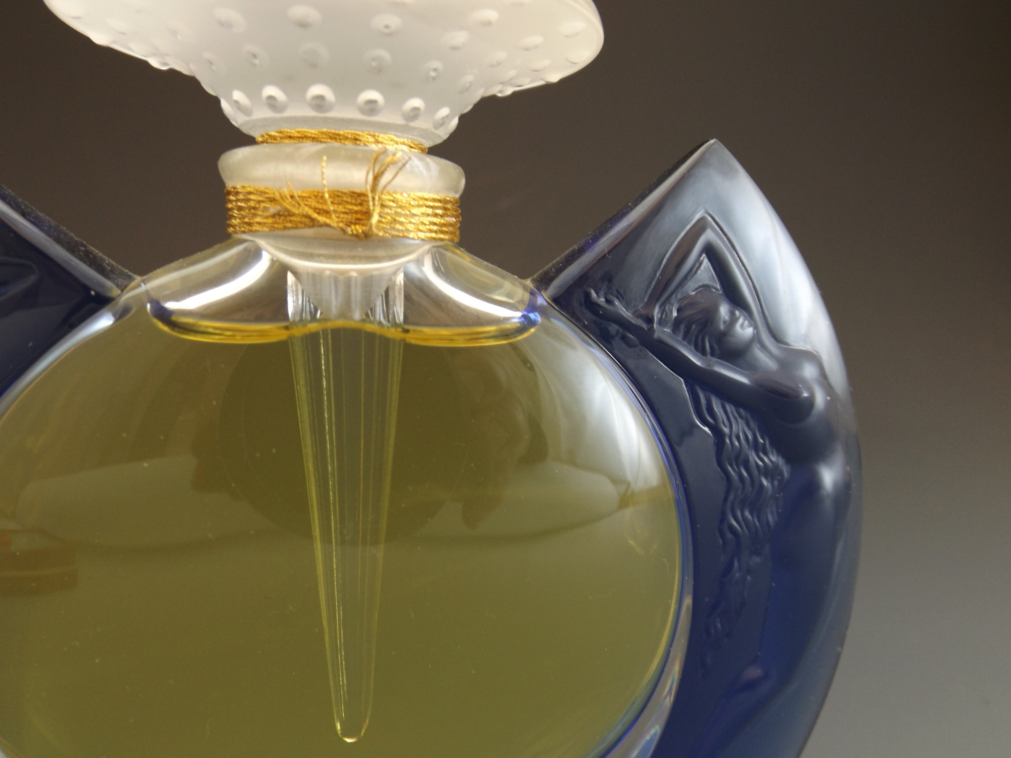 1999 Lalique Flacon with Jour et Nuit Parfum