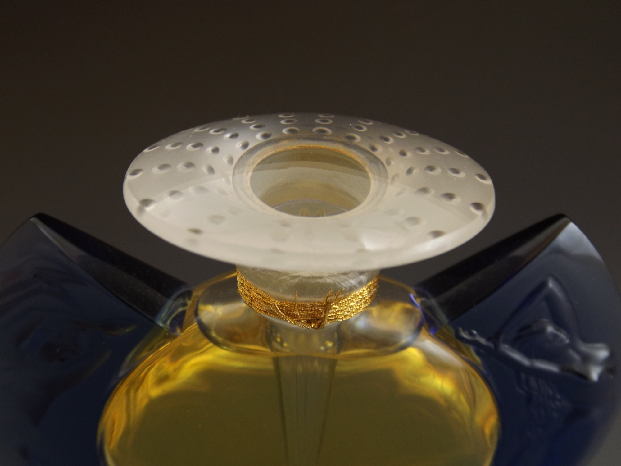 1999 Lalique Flacon with Jour et Nuit Parfum