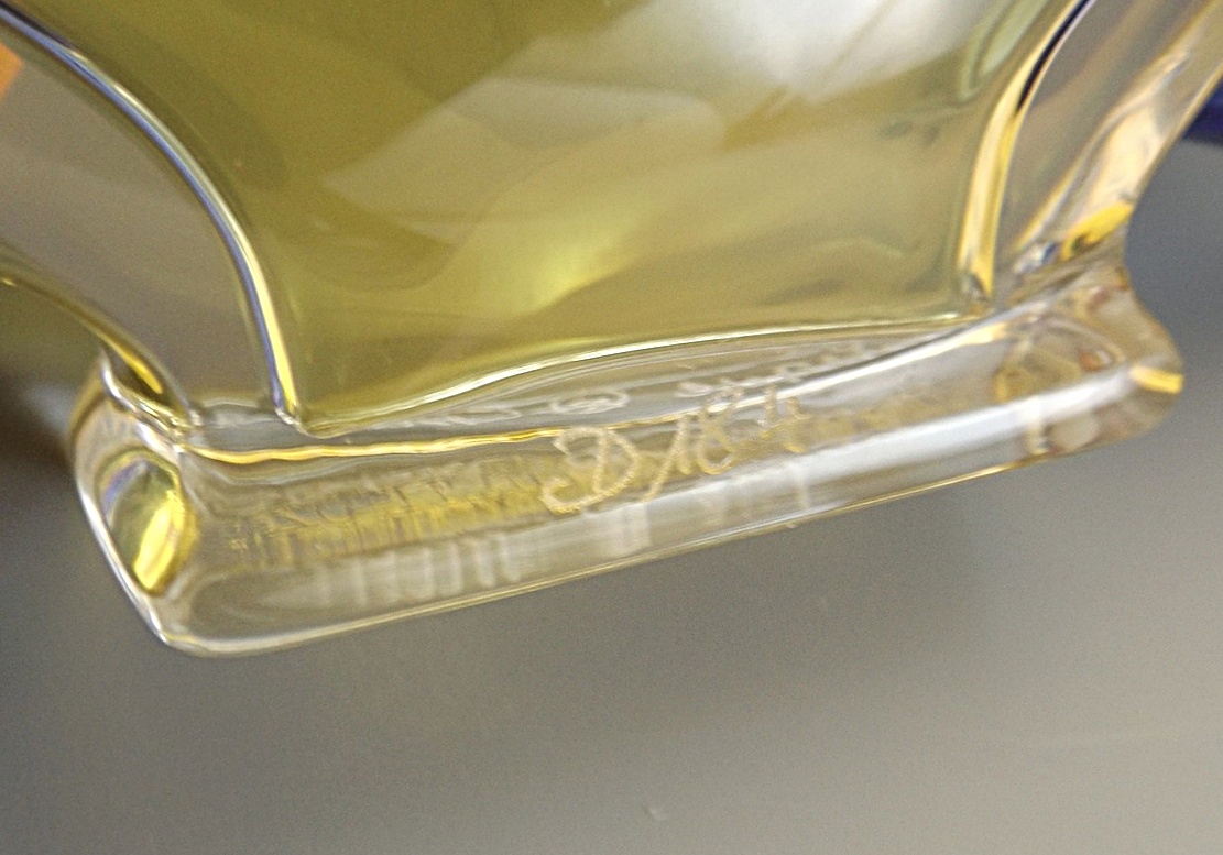 1999 Lalique Flacon with Jour et Nuit Parfum