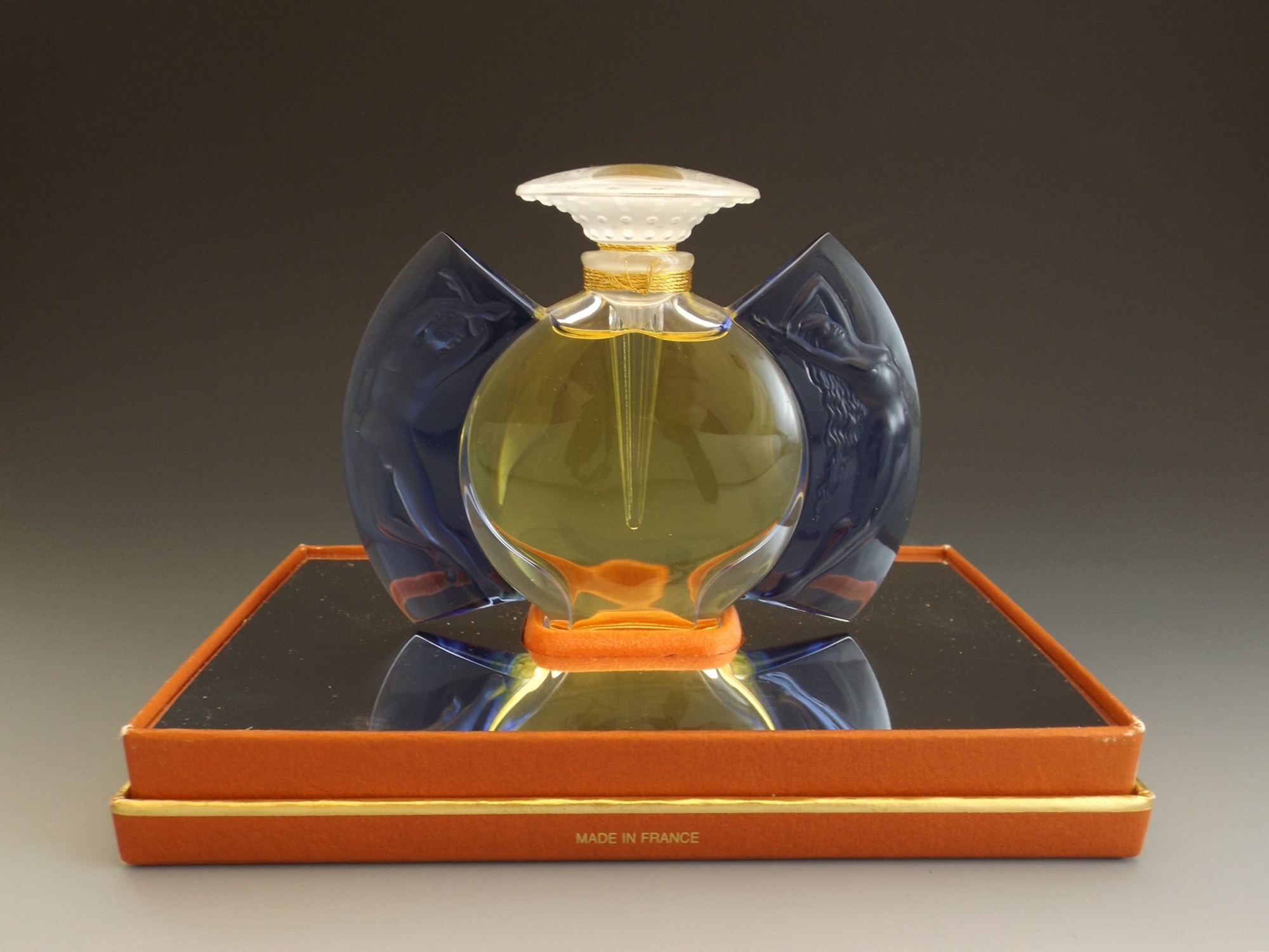 1999 Lalique Flacon with Jour et Nuit Parfum