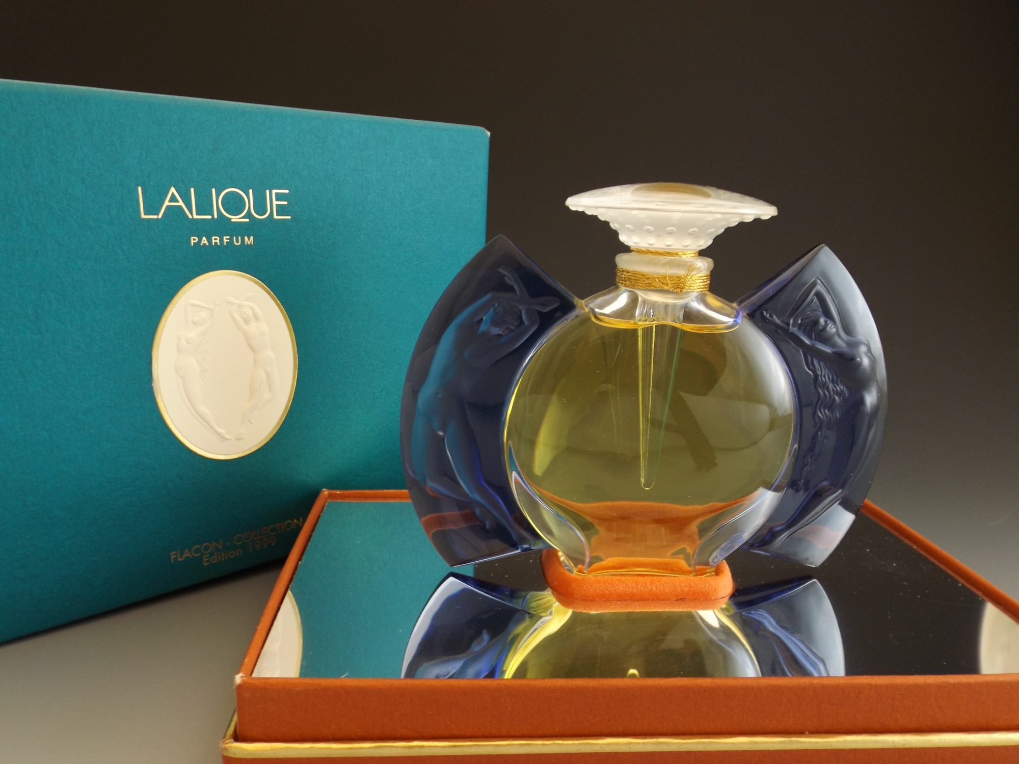 1999 Lalique Flacon with Jour et Nuit Parfum