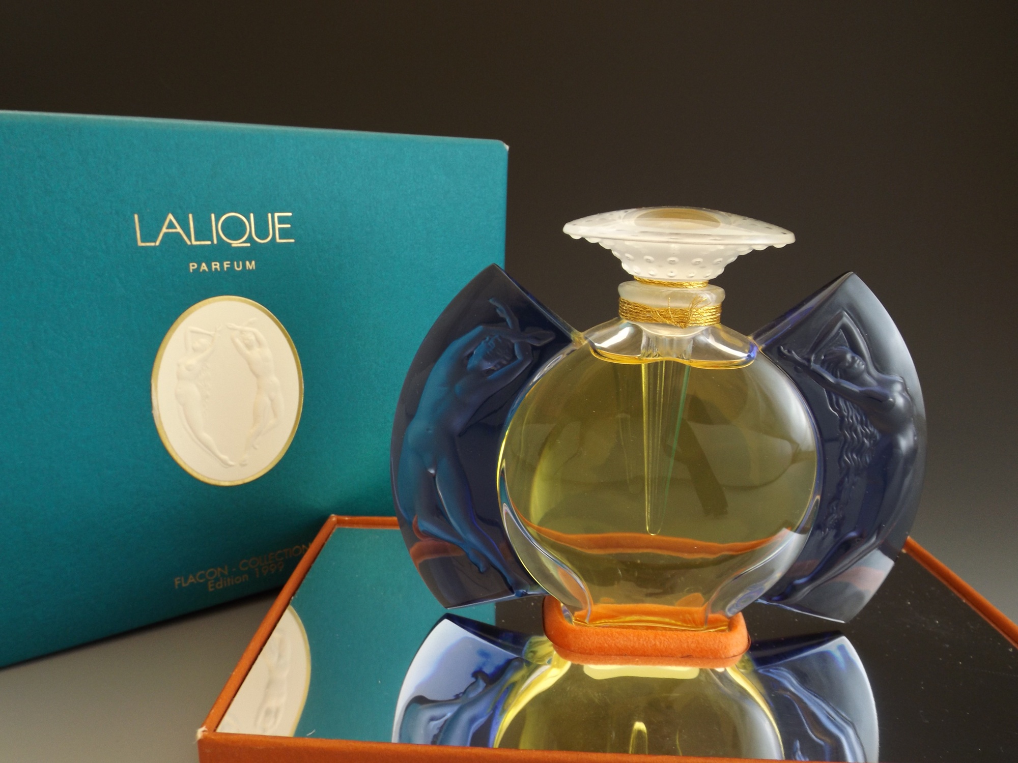 1999 Lalique Flacon with Jour et Nuit Parfum