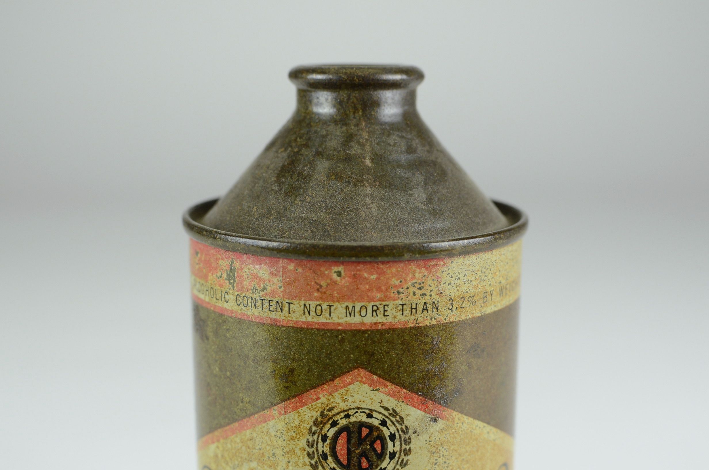 Oertels & White Seal Vintage Cone Top Beer Cans