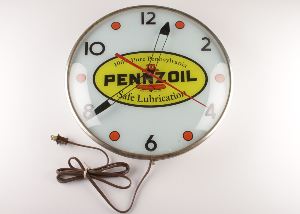 Pam Clock Co "Pennzoil" Round Illuminated Advertising Clock
