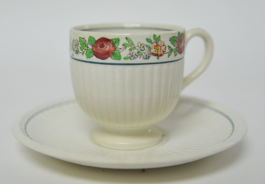 Set of Four Antique Belmar Wedgwood Demitasse Cups and Saucers