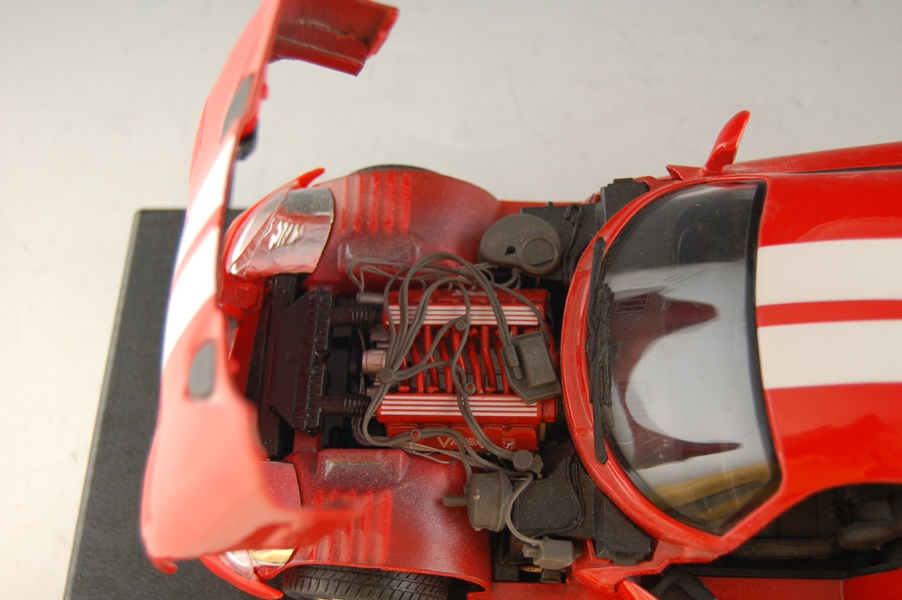 Maisto 1996 Dodge Viper GTS Collectible Car