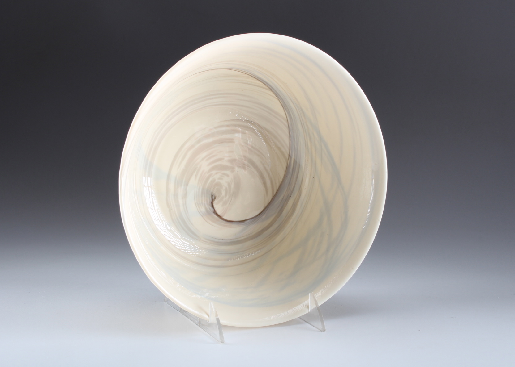 Modern-Style Vietri Charger and Bowl