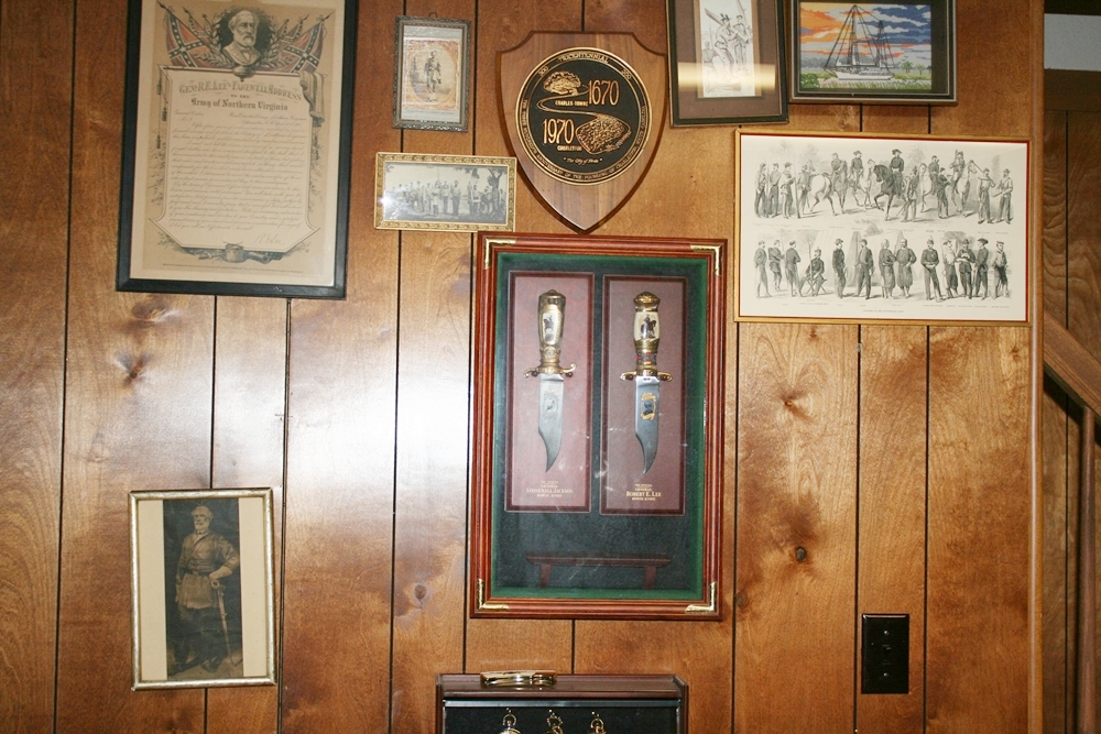 Civil War Decor Lot with Franklin Mint Collectibles