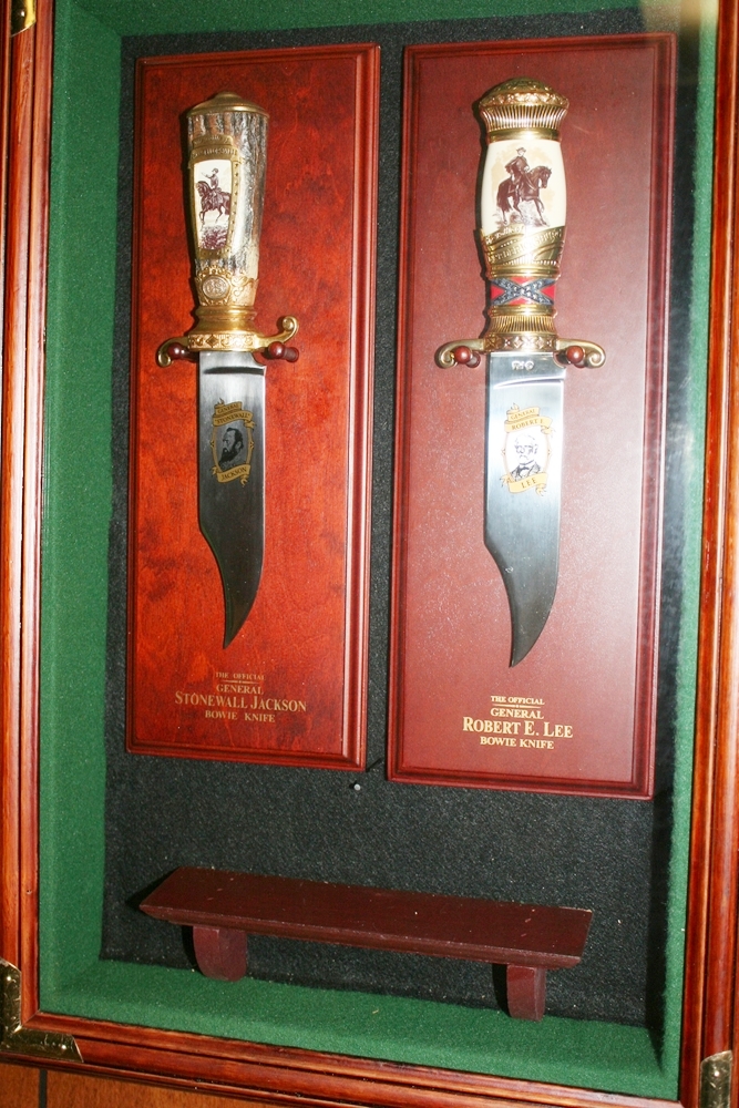 Civil War Decor Lot with Franklin Mint Collectibles