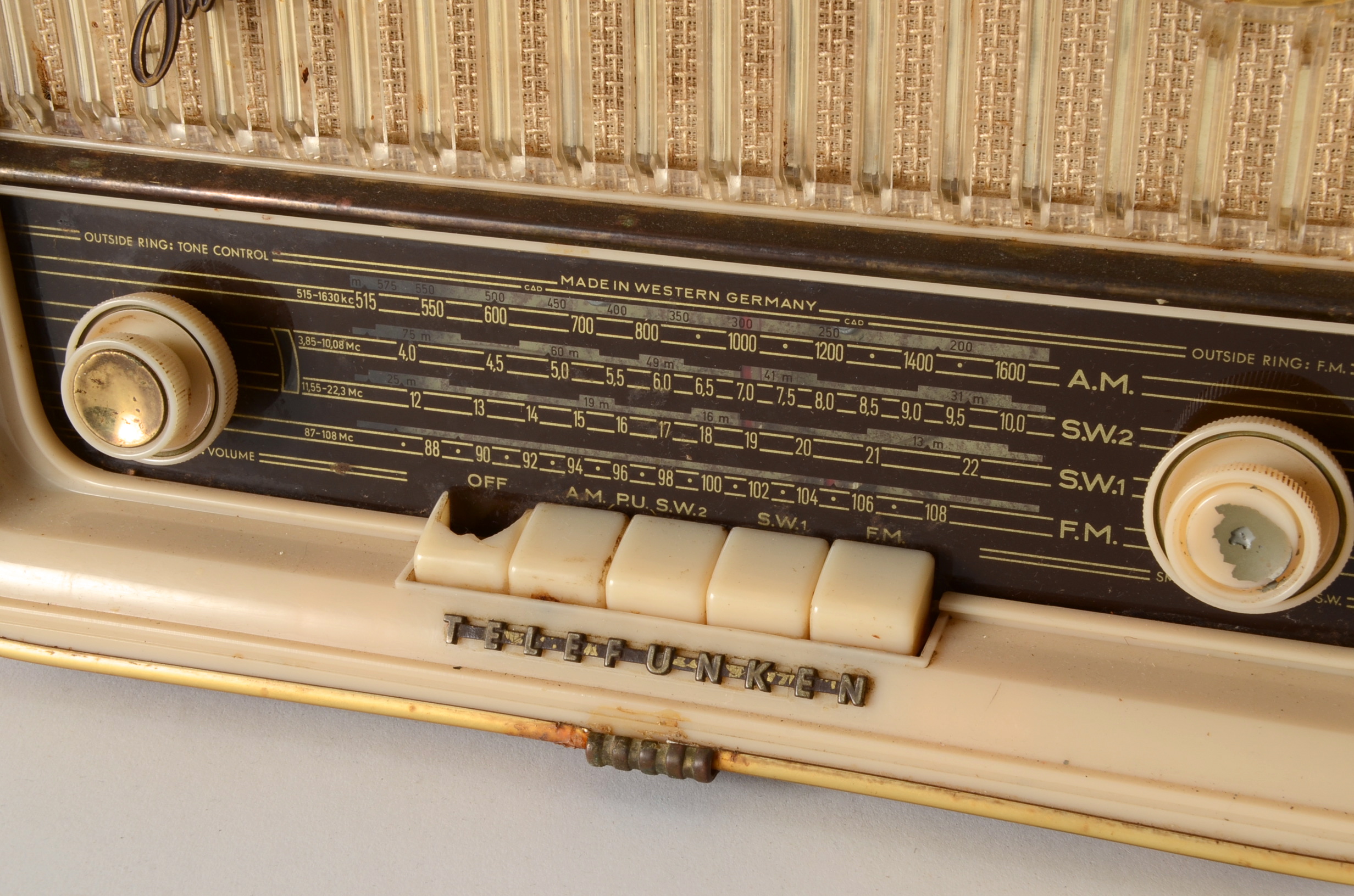 Telefunken Jubilate 5161W Table Radio