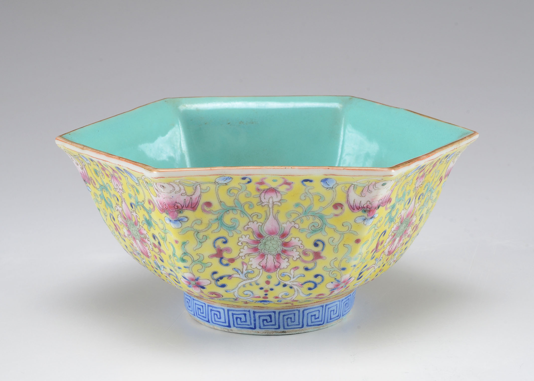 Chinese Famille Rose Hand Decorated Porcelain Bowl