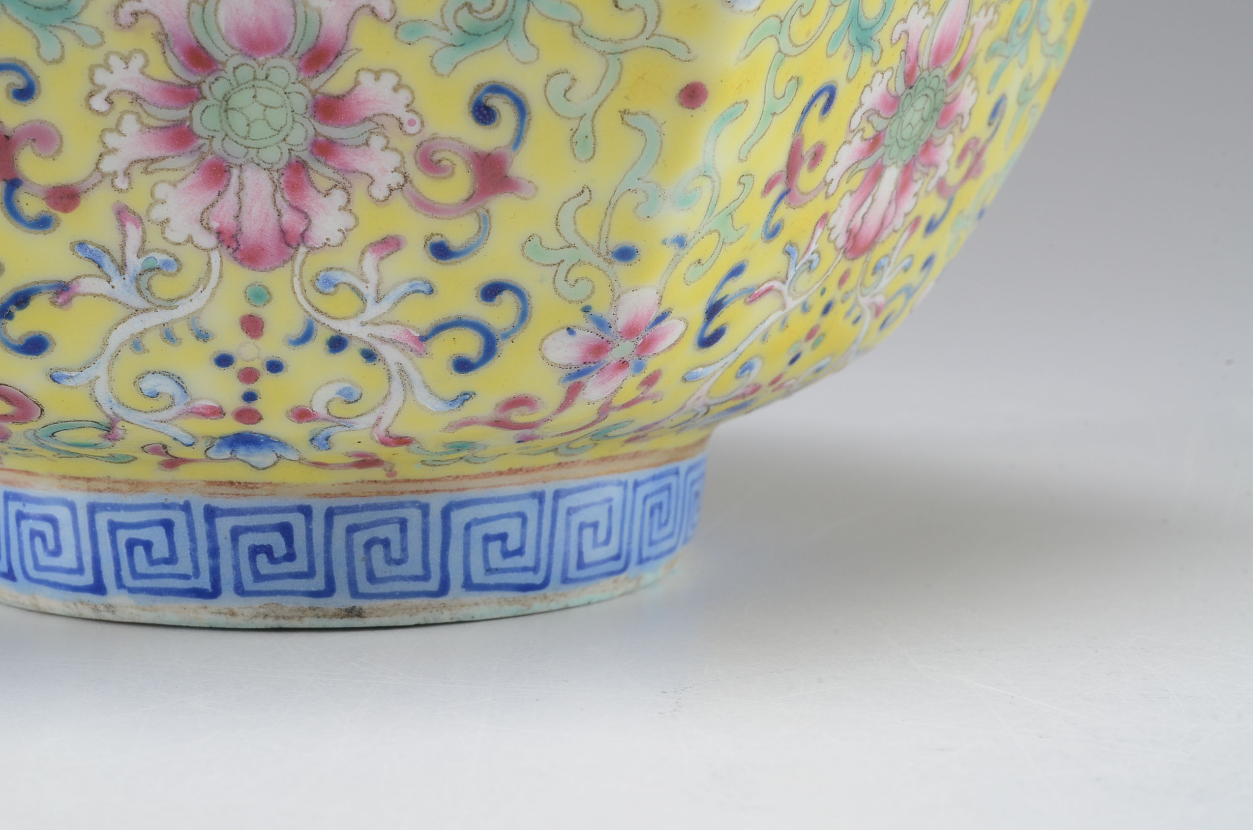 Chinese Famille Rose Hand Decorated Porcelain Bowl
