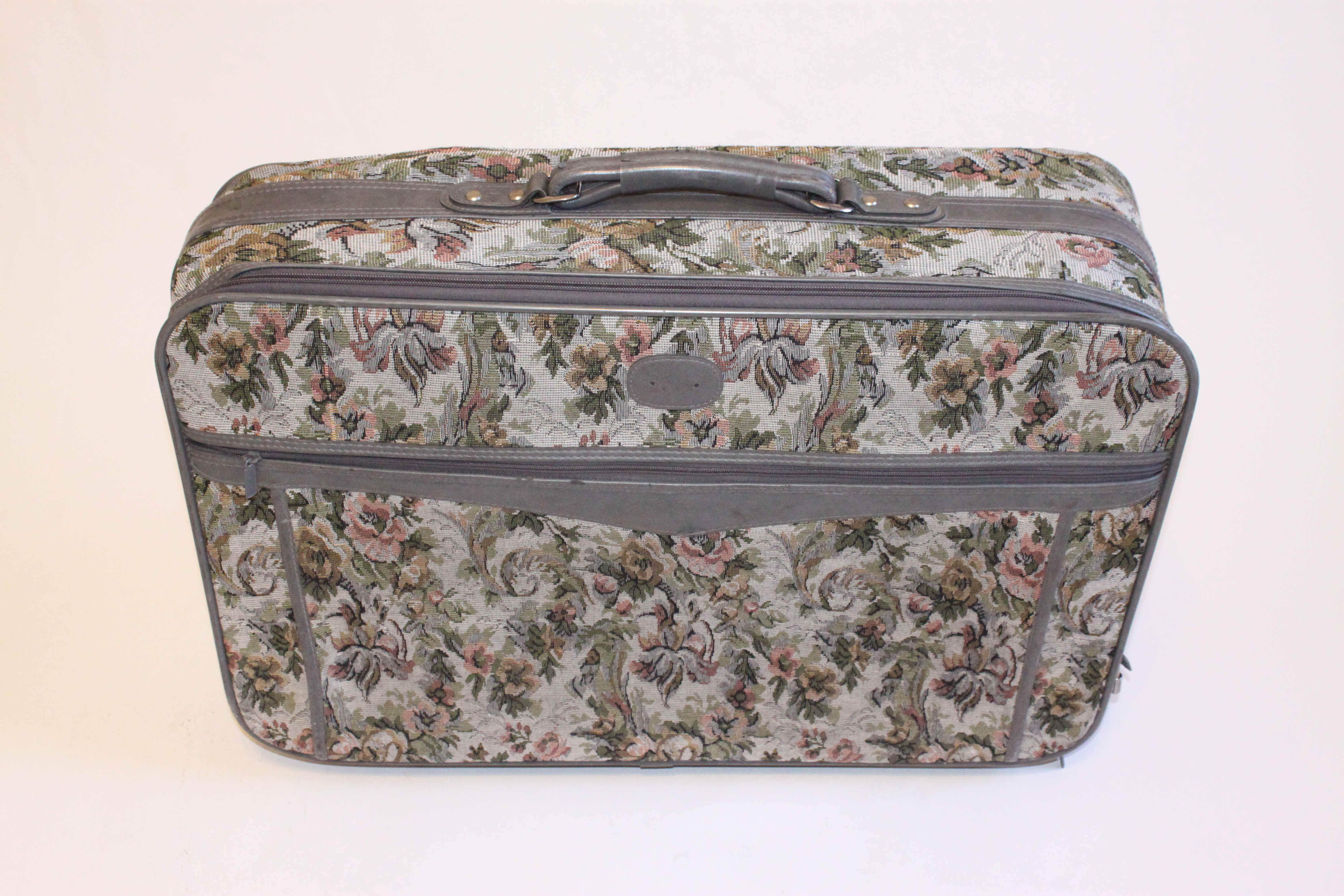 Vintage Floral Tapesty Jordache Luggage Set